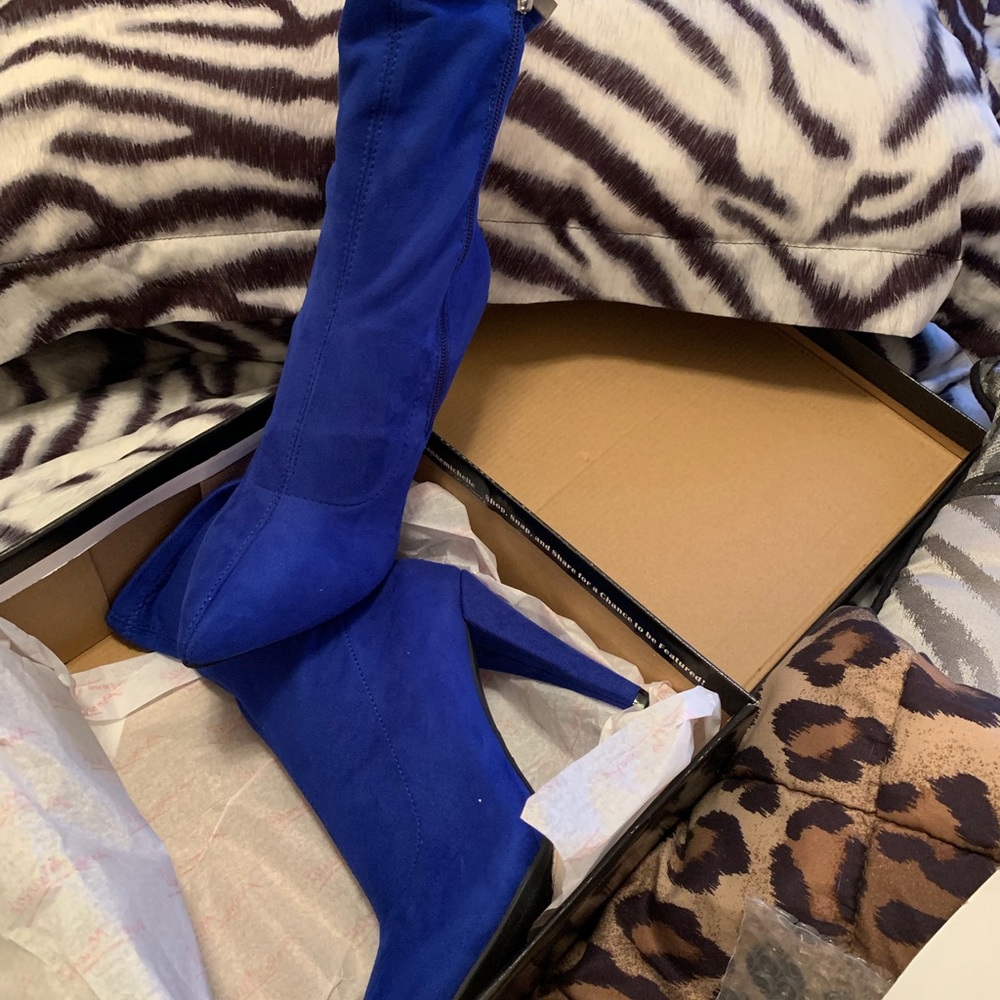 Shoes - Picture 3 of 5